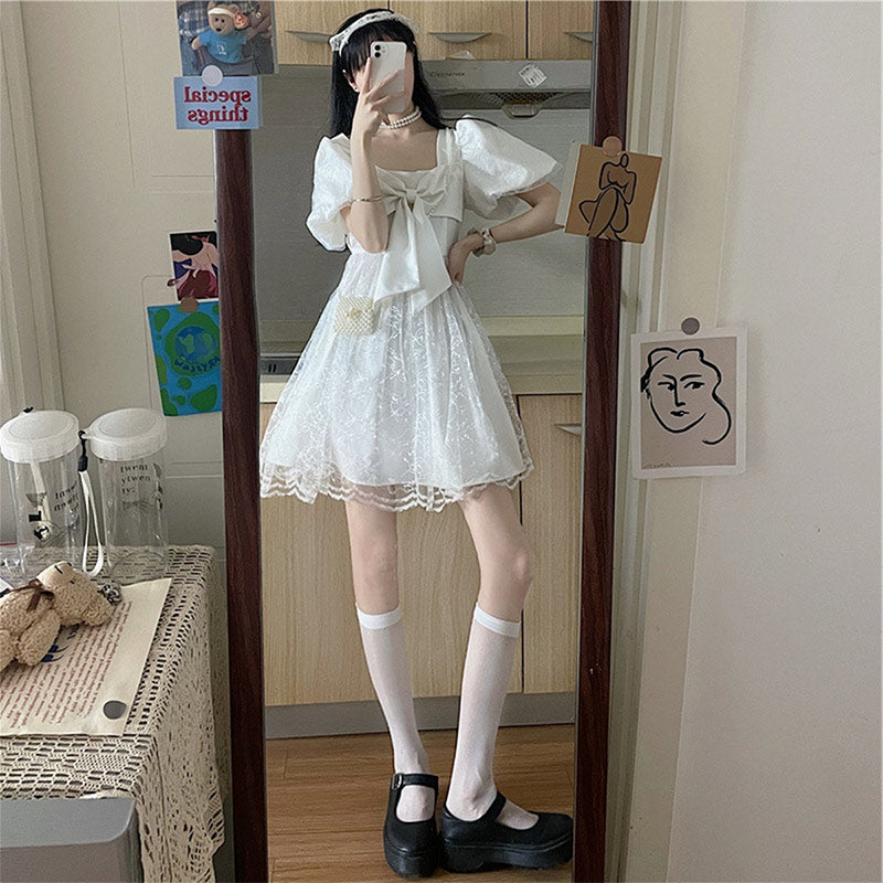 Schwarzes Tüllkleid mit Spitzenschleife und Knoten, quadratischem Kragen, SP19647