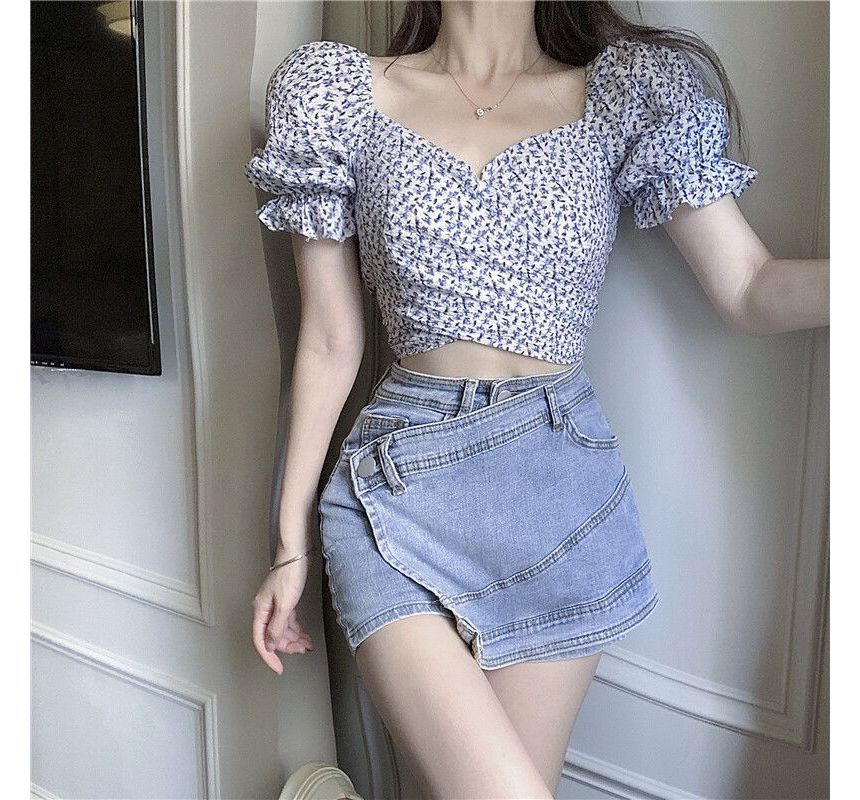 Puff-Sleeve Floral Cropped Blouse
