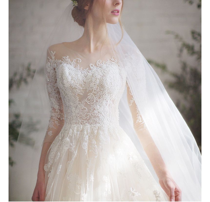 3/4-Sleeve Boat Neck Lace Mesh A-Line Wedding Gown