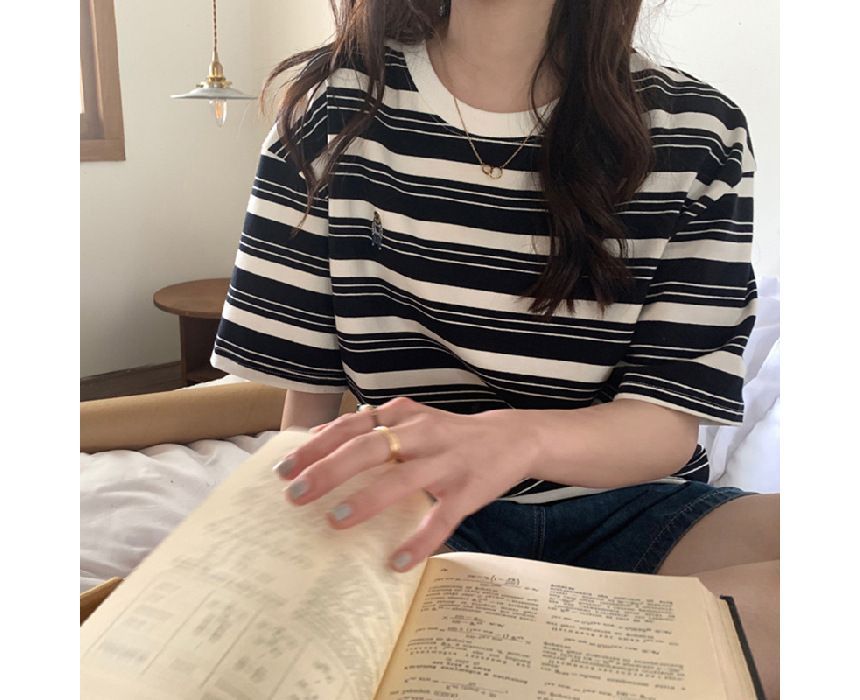 Short-Sleeve Crew Neck Striped T-Shirt