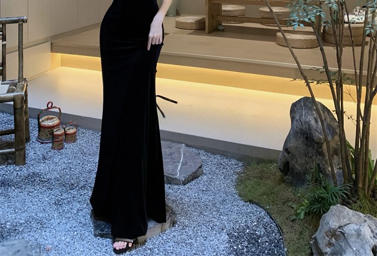 Off-Shoulder Two Tone Frill Trim Velvet Mermaid Evening Gown