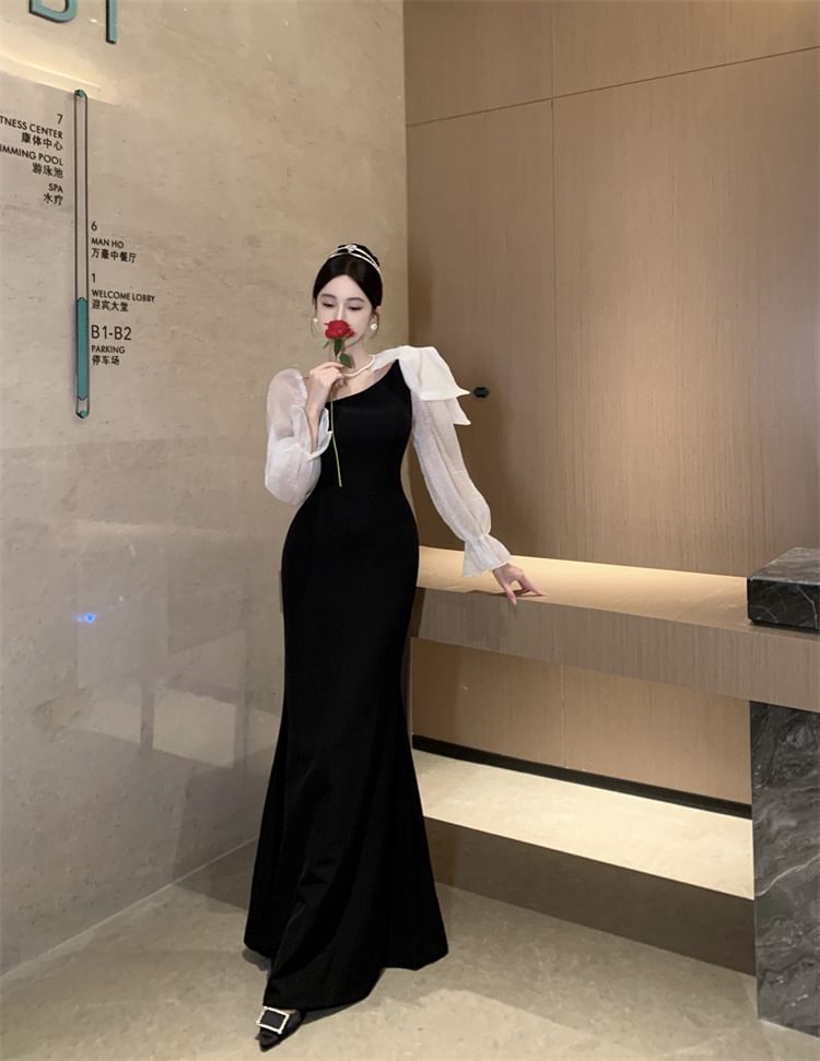 Long-Sleeve V-Neck Two Tone Mermaid Evening Gown