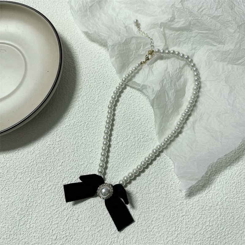 Necklace Pearl Faux Bow Velvet