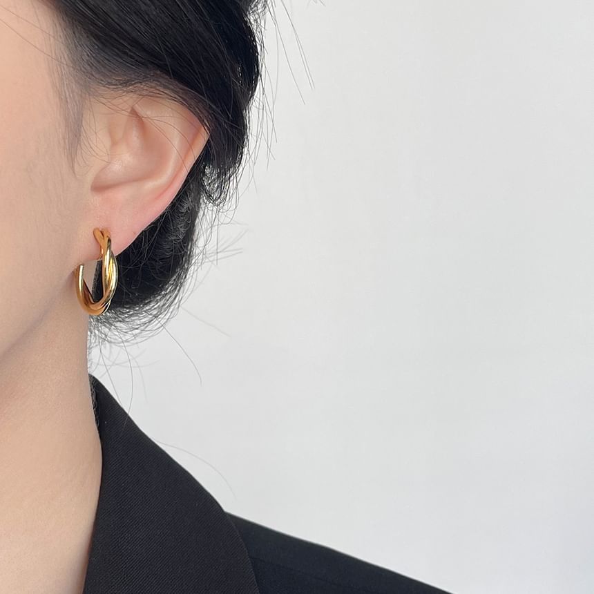 Twisted Alloy Ear Cuff