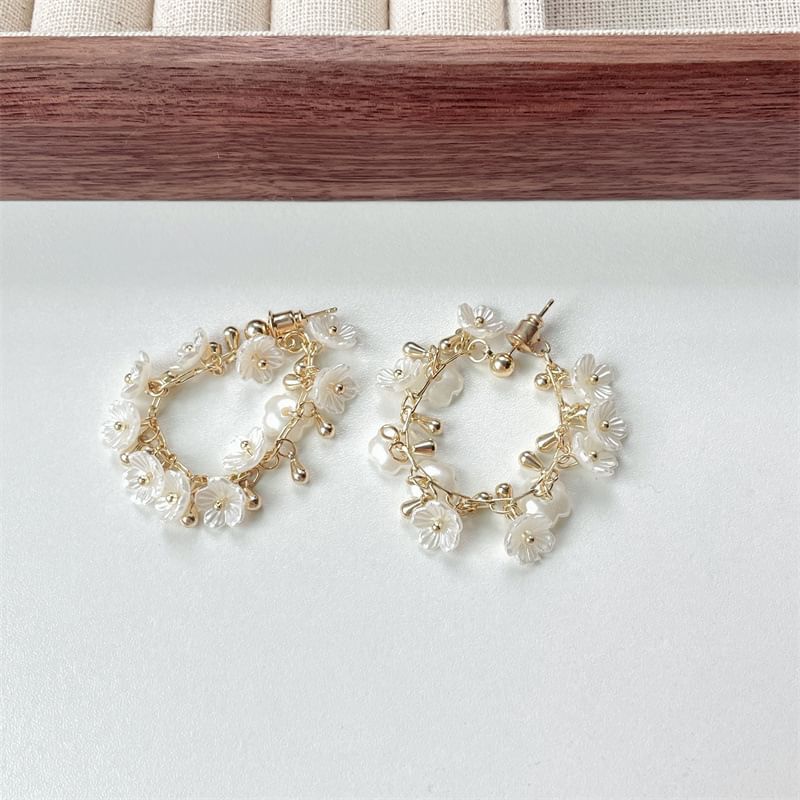 Floral Faux Pearl Fringed Hoop Earring