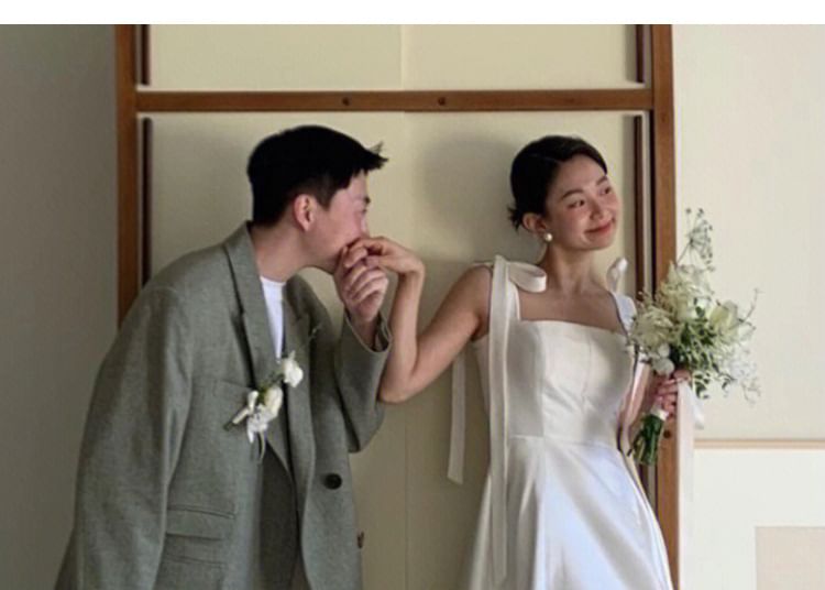 Plain Sleeveless Gown Wedding A-Line Glossy