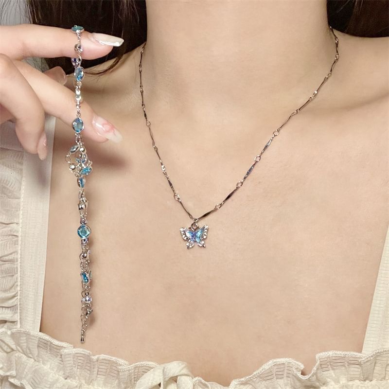 Set: Butterfly Pendant Alloy Necklace + Faux Crystal Alloy Choker