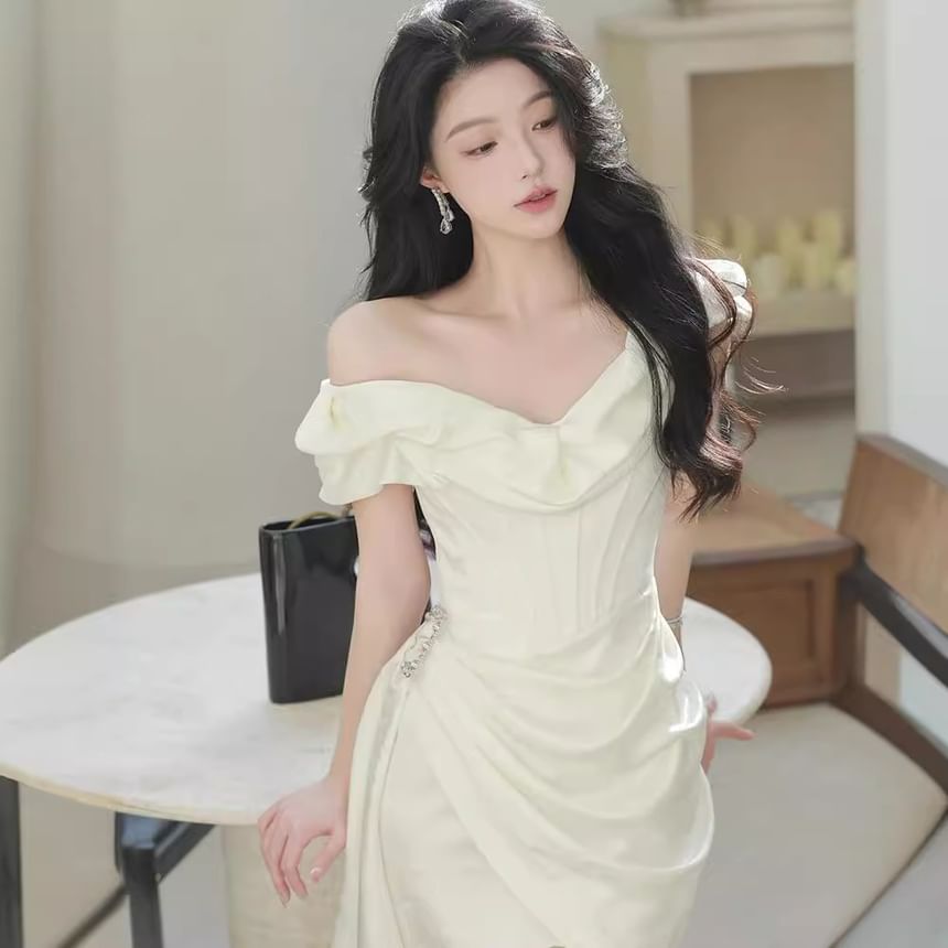 Short-Sleeve Off-Shoulder Plain Asymmetrical Ruched Wedding Dress
