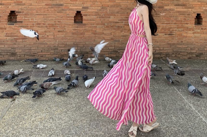 Sleeveless Halter Neck Wave Striped Maxi A-Line Dress