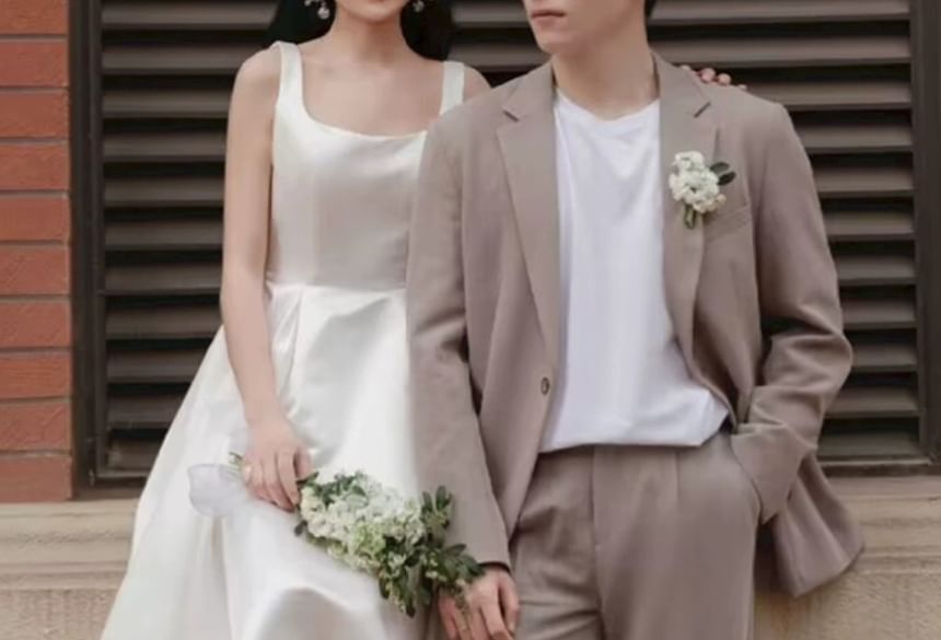 Sleeveless Square Neck Plain Asymmetrical A-Line Wedding Dress