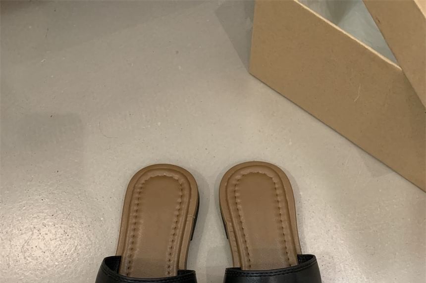 Toe Loop Flat Slide Sandals
