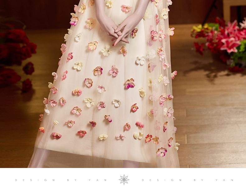 Set: Halter Neck Stand Collar Floral Accent A-Line Evening Dress + Veil