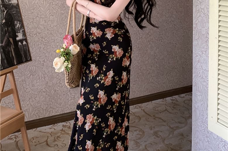 Cap-Sleeve Scoop Neck Floral Ruffle Trim Maxi Sheath Dress