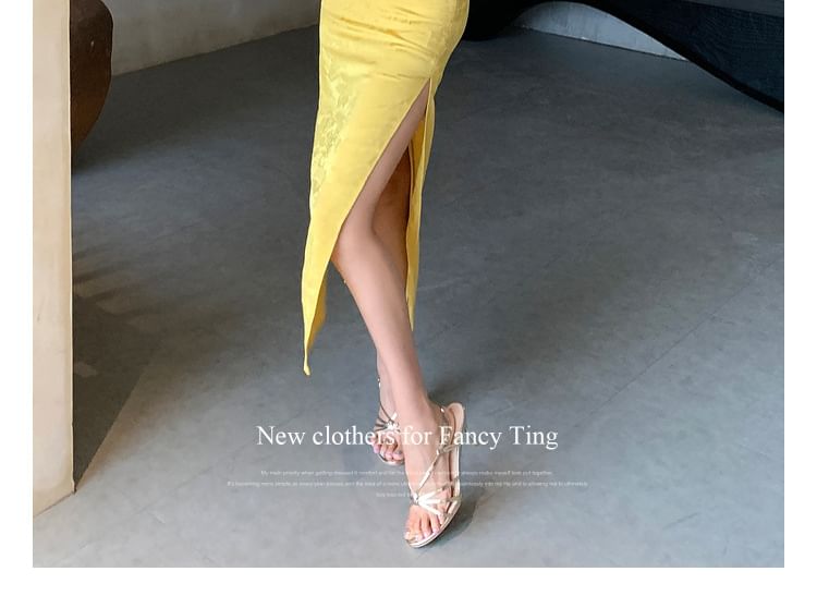 Sleeveless Jacquard Slit Midi Qipao