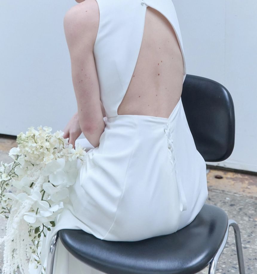 Round Wedding Neck Sleeveless Gown A-Line