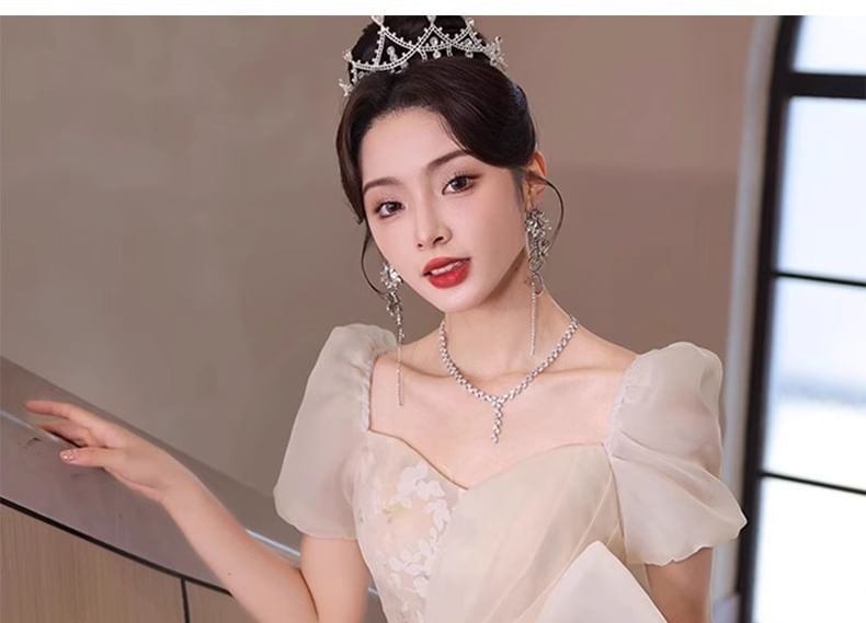 Short-Sleeve Square Neck Lace A-Line Evening Gown