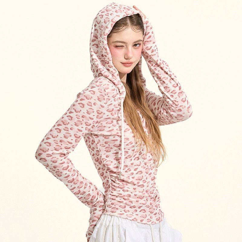 Leopard-Print V-Neck Fitted Long-Sleeve Hooded Tee