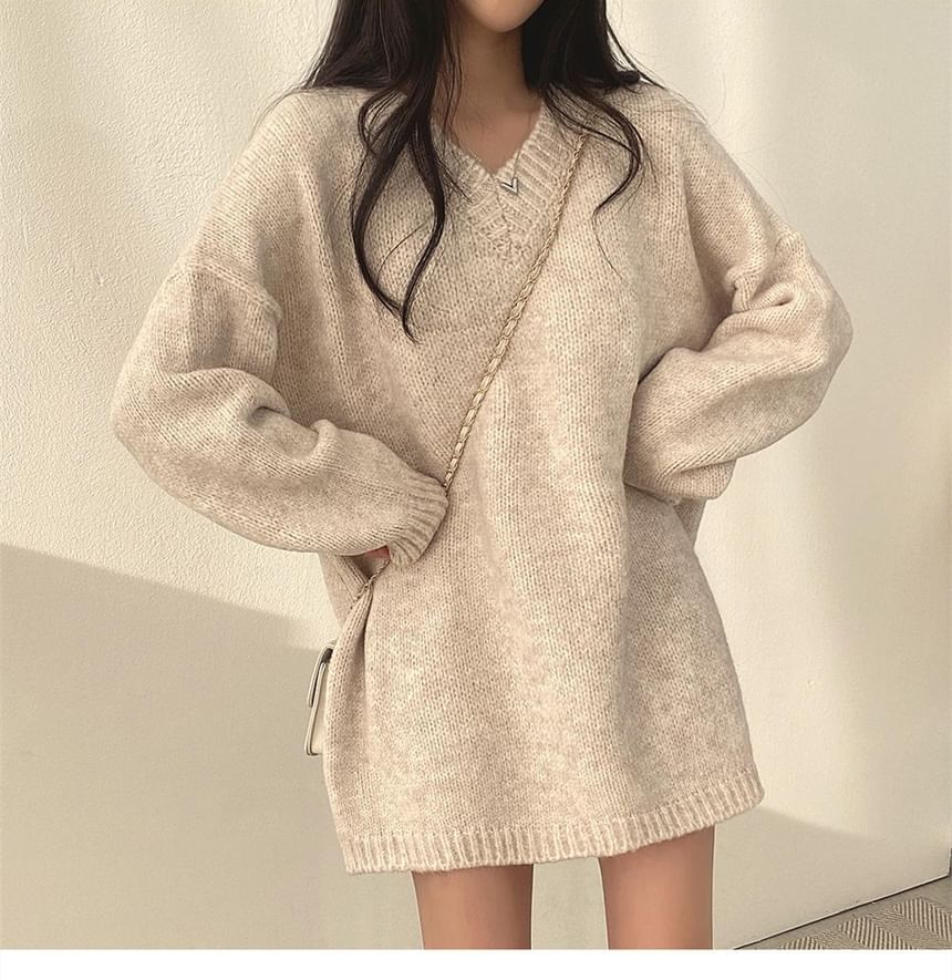 Classic V-Neck Knit Sweater in Solid Color