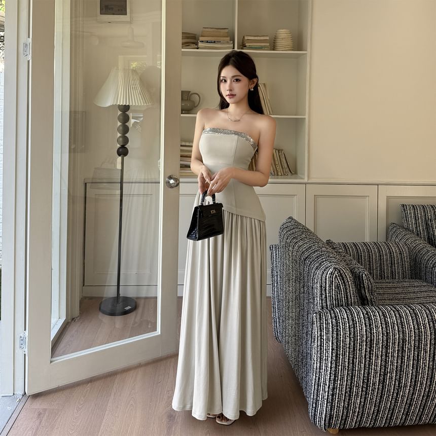 Sleeveless Sequin Panel Slim-Fit Maxi Evening Dress