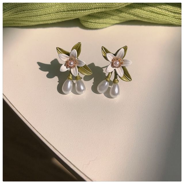 Faux Pearl Flower Stud Earring / Hook Earring / Necklace / Bracelet