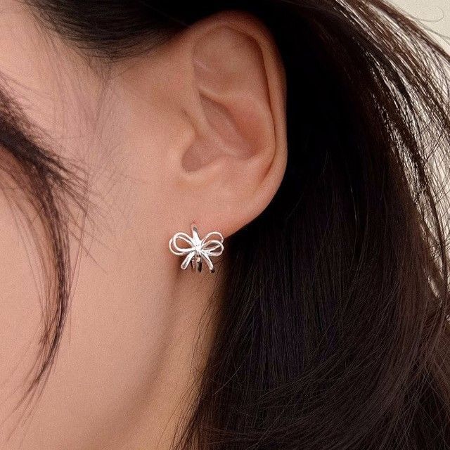 Bow Sterling Silver Earring