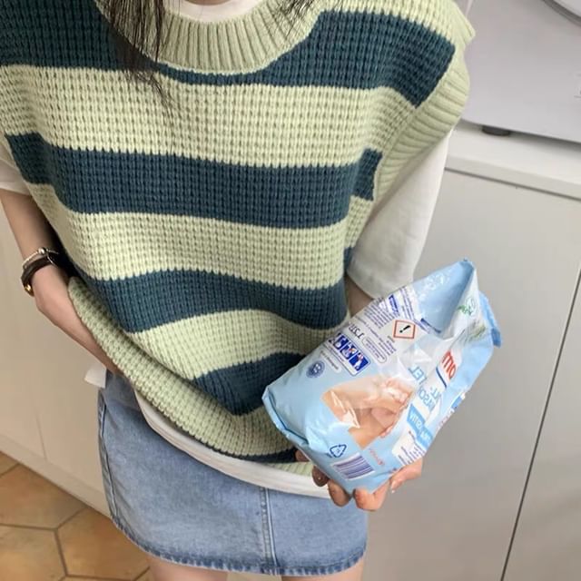 Striped Vest Sleeveless Neck Round Knit