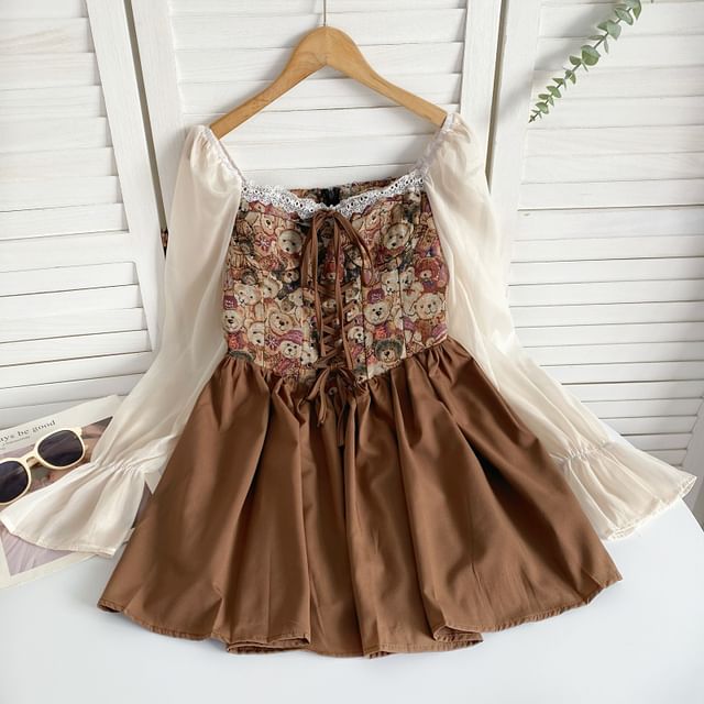 Langärmliges Minikleid in A-Linie mit quadratischem Ausschnitt, Bärenmuster und Schnürung