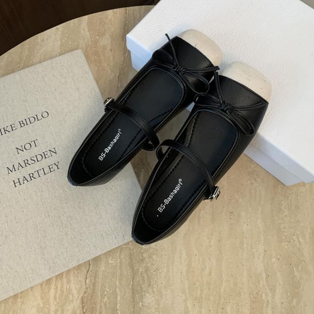 Cap Toe Bow Mary Jane Shoes
