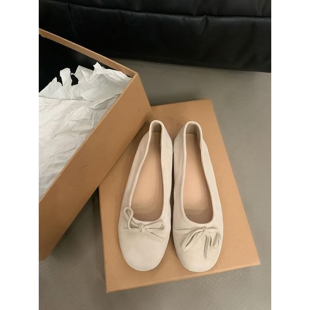 Plain Bow Accent Faux Suede Flats