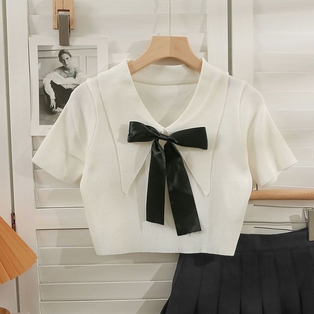 Short-Sleeve Collared Bow Knit Crop Top