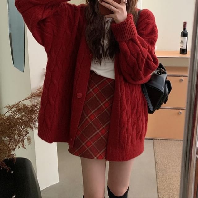 Long Sleeve V-Neck Cable Knit Cardigan