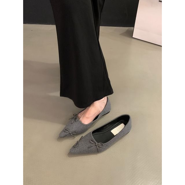 Pointed Toe Bow Flats
