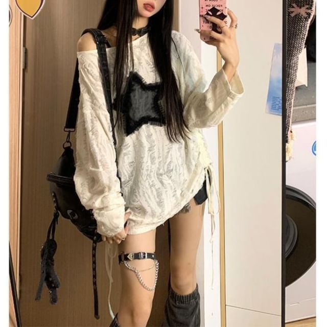 Star Patch Distressed Oversized Crewneck Extended Sleeve Sweatshirt