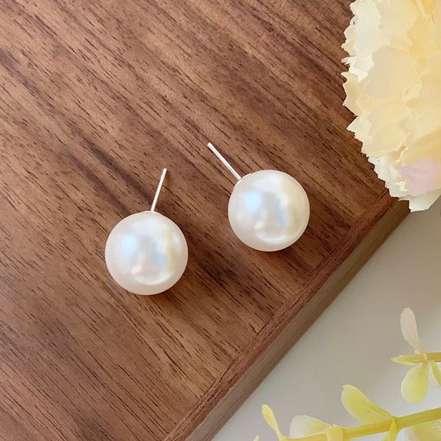 Faux Pearl Stud Earring (Various Designs)