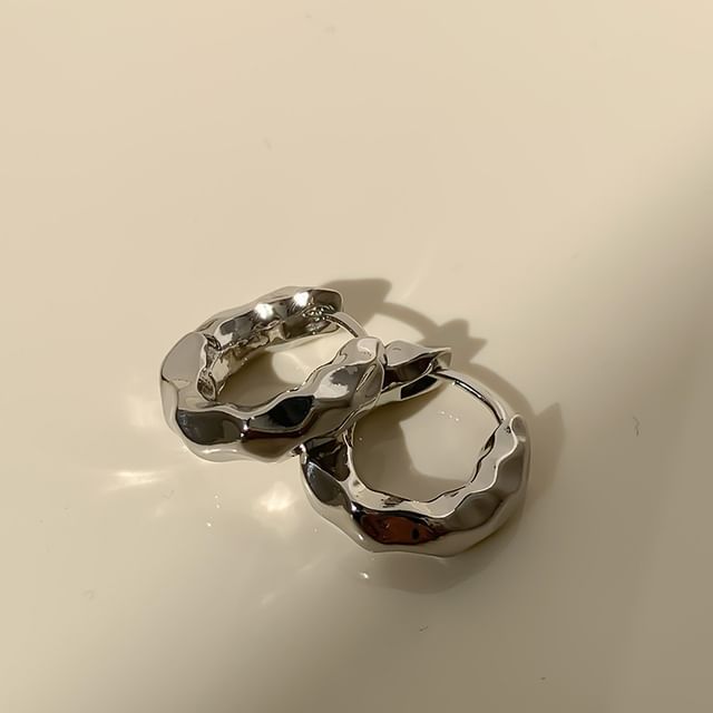 Irregular Huggie Earring