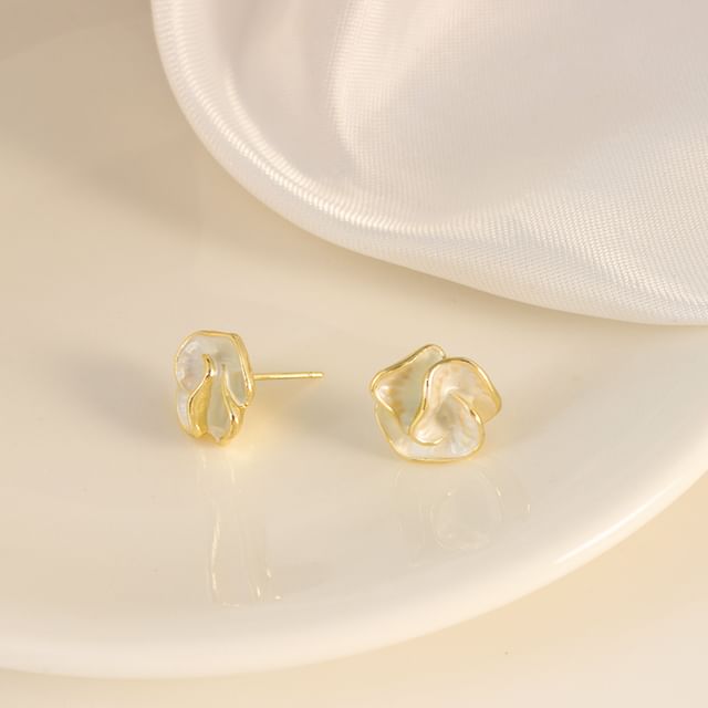 Flower Stud Earring / Clip-On Earring