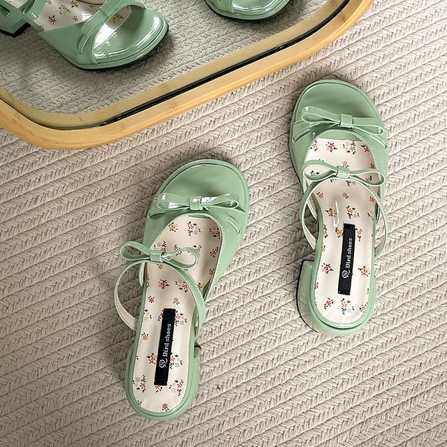 Chunky Heel Bow Patent Leather Sandals