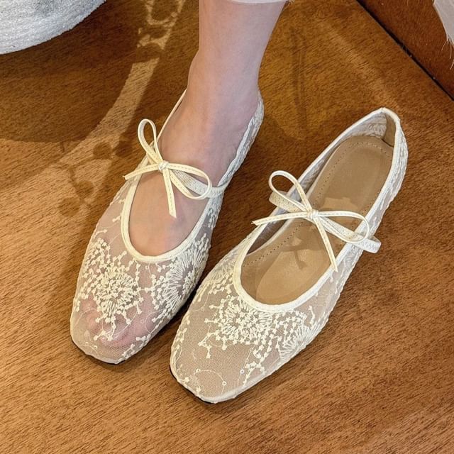 Floral Flat Mesh Mary Jane Shoes