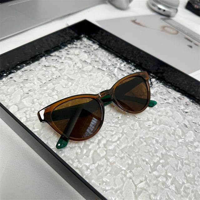 Plain Sunglasses Eye Cat