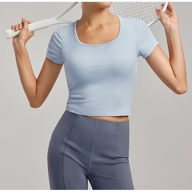 Plain Padded Scoop Neck Short-Sleeved Tee