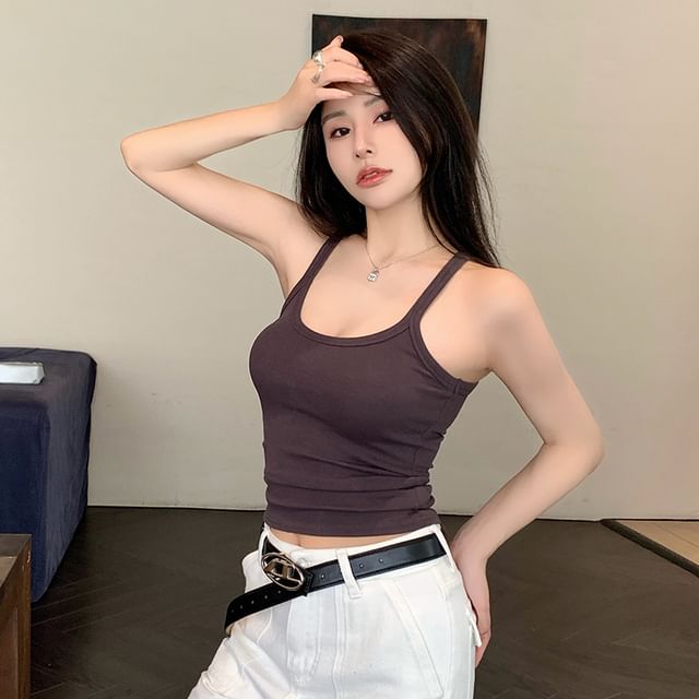Cropped Scoop-Neck Camisole Top in Solid Color Style