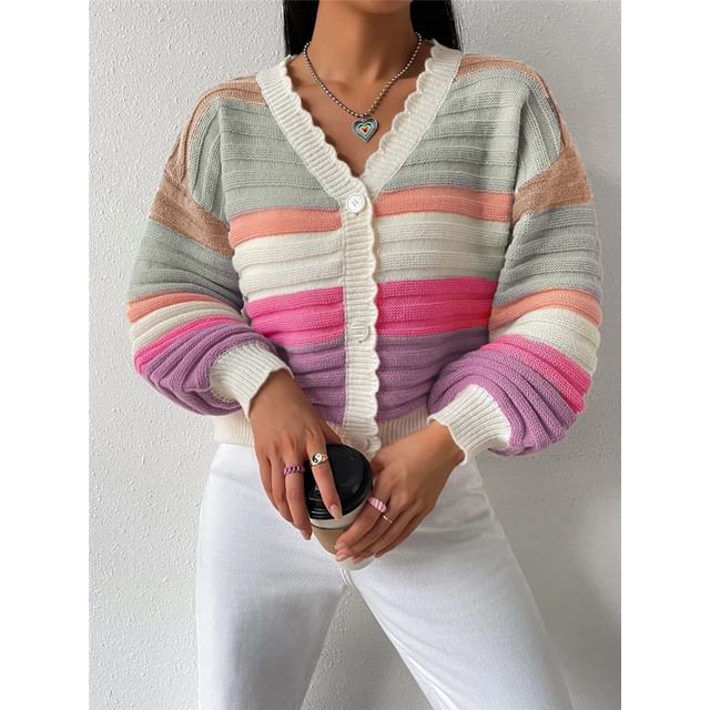 Scallop Trim V-Neck Button-Up Crop Cardigan