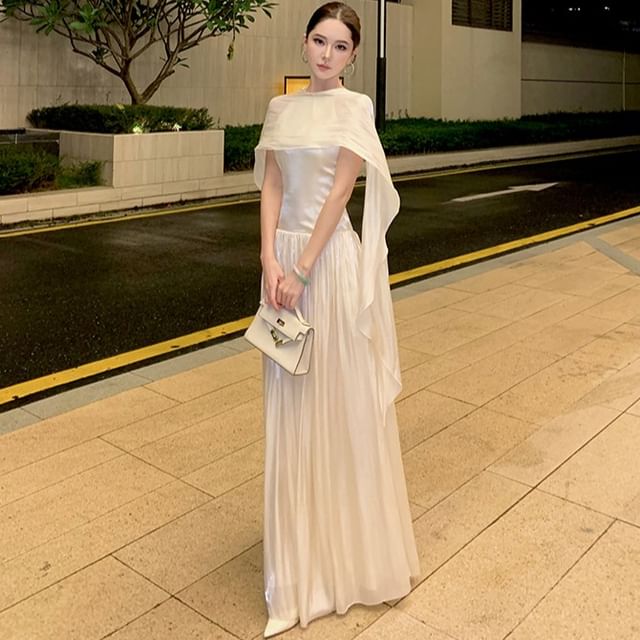 Gown Neck Evening Open Plain Halter A-Line Back