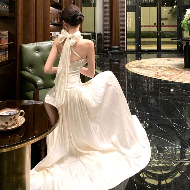 Halter Neck Plain Open Back A-Line Evening Gown