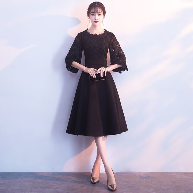 Elbow Sleeve Round Neck Plain Panel Lace A-Line Evening Gown / Midi Cocktail Dress