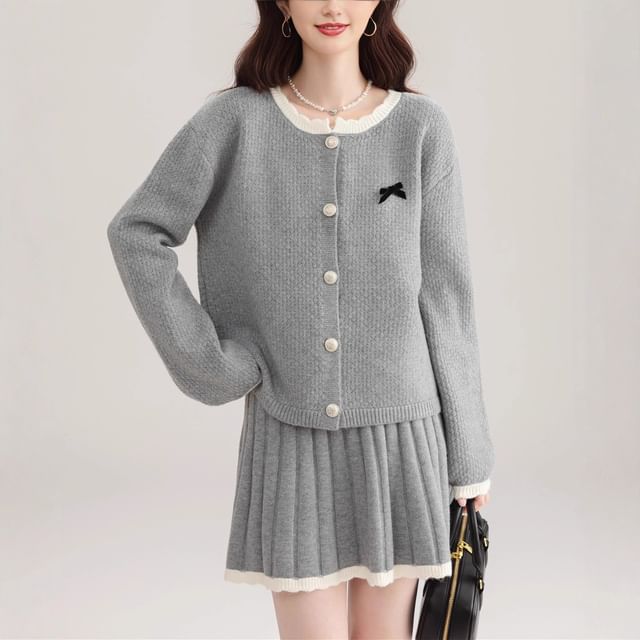 Set: Round Neck Contrast Trim Cardigan + High Waist Mini Pleated Skirt
