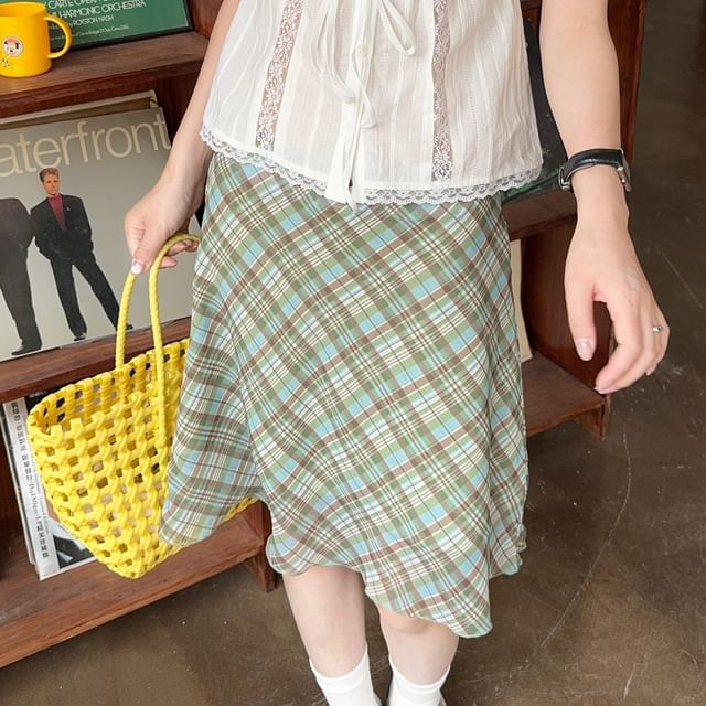 Lace Trim Crop Blouse with Plaid Skirt