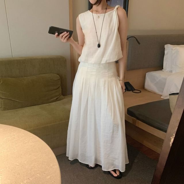 Set: Crewneck Plain Tank Top + High Waist Maxi A-Line Skirt