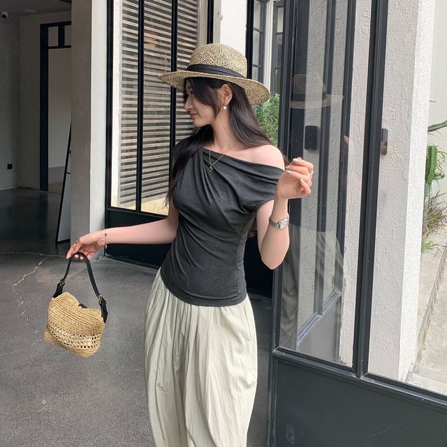 Off-Shoulder Short Sleeve Solid Cropped Blouse