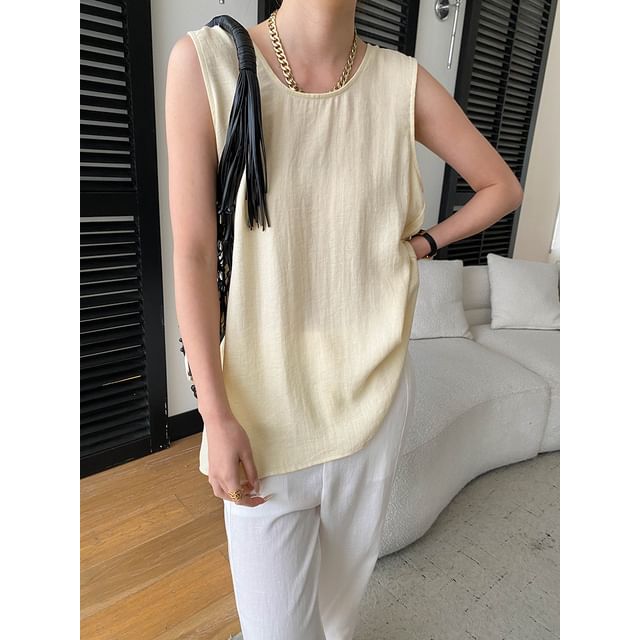 V-Neck Sleeveless Basic Blouse